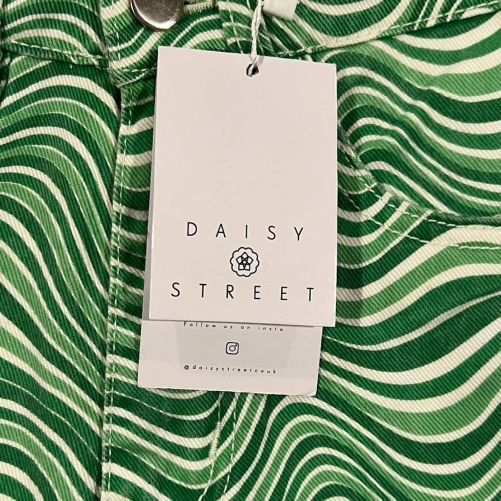 Green wave Daisy Street Wavy Mom Jeans - Picture 5 of 8